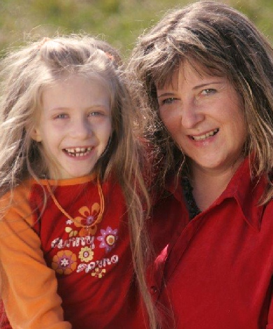 Amelie mit ihrer Mama